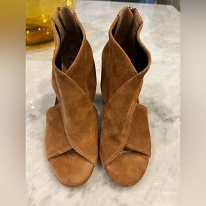 Elaine Turner Suede Heel